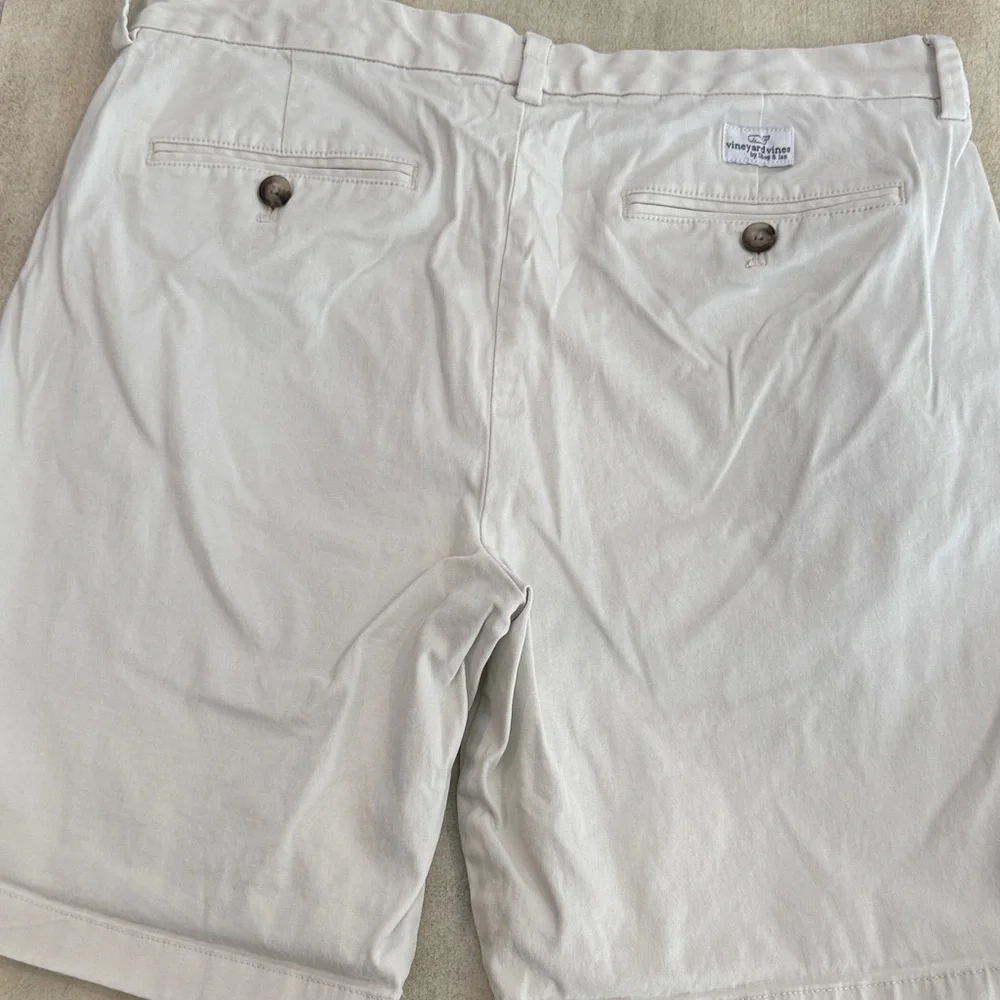 Vineyard Vines stylish versatile